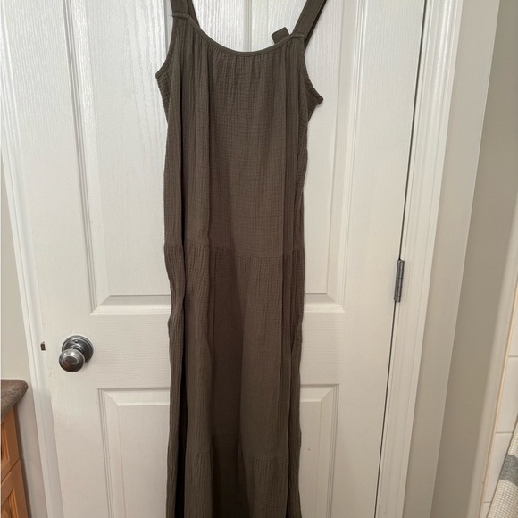 BB Dakota Maxi Dress in Moss Green - like new condition - Picture 4 of 5